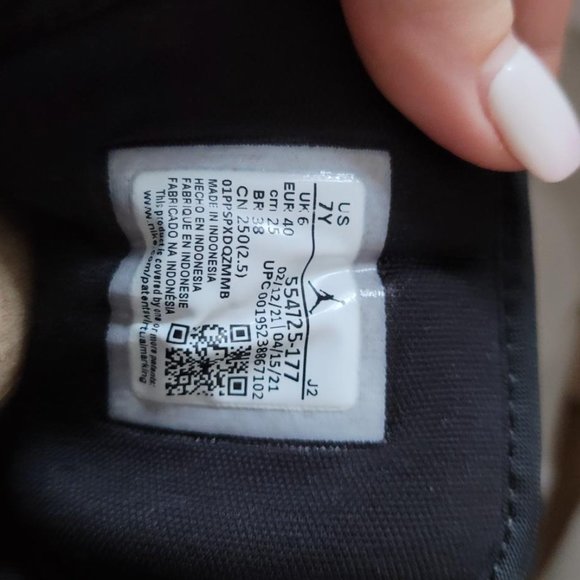 Air Jordan Mid GS - Brand New  Size 7Y - Picture 12 of 13